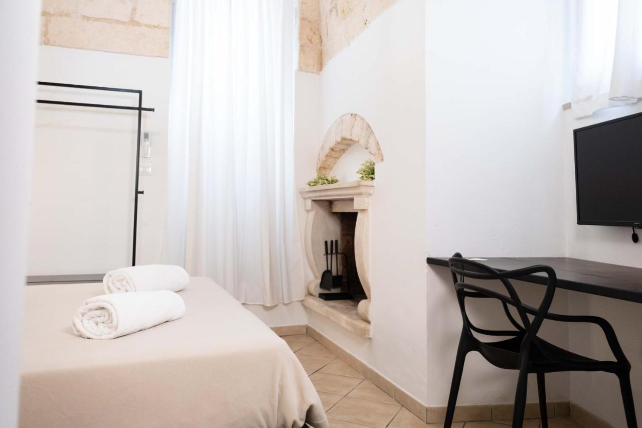 Dama Bianca Ostuni Bed & Breakfast Bagian luar foto