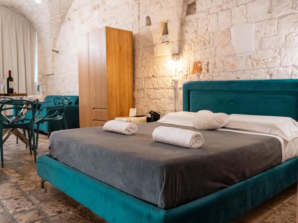 Dama Bianca Ostuni Bed & Breakfast Bagian luar foto