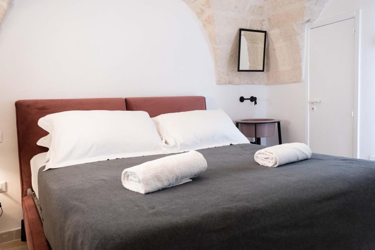 Dama Bianca Ostuni Bed & Breakfast Bagian luar foto