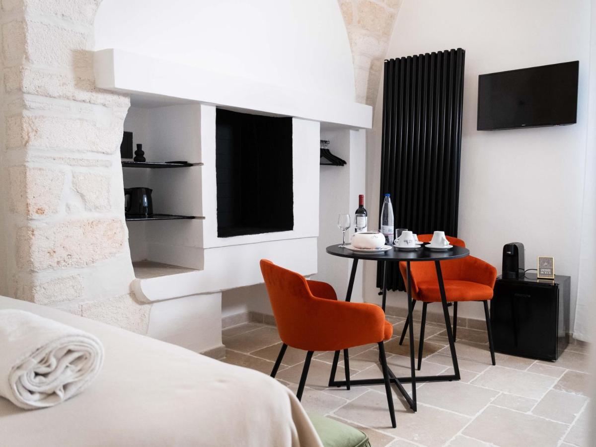 Dama Bianca Ostuni Bed & Breakfast Bagian luar foto