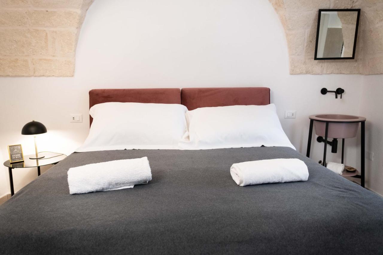 Dama Bianca Ostuni Bed & Breakfast Bagian luar foto