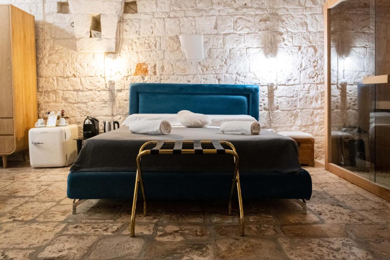 Dama Bianca Ostuni Bed & Breakfast Bagian luar foto